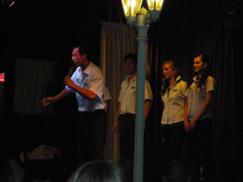 Animateure Valentin Grand Park Suite Hotel