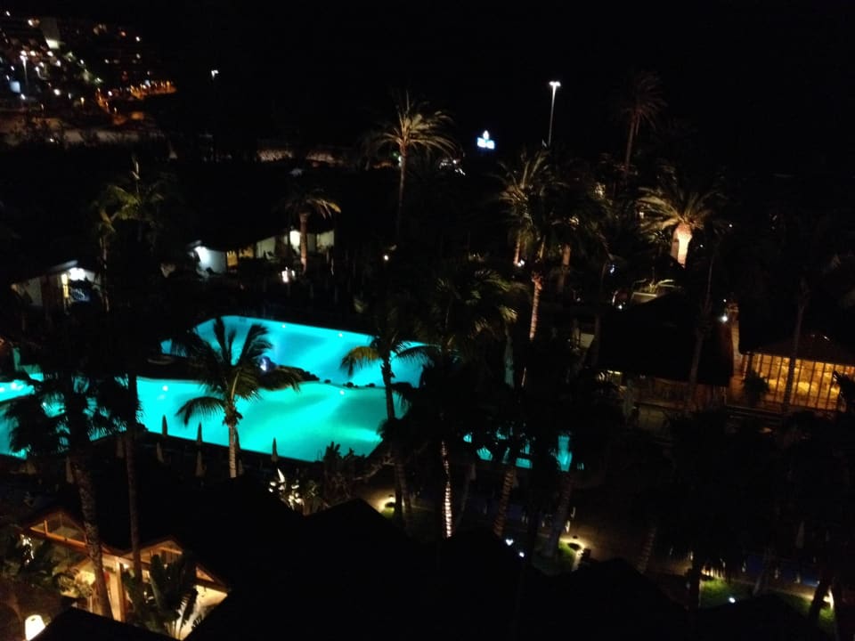Stimmungsvolle Poolbeleuchtung Bull Costa Canaria & Spa - Adults only