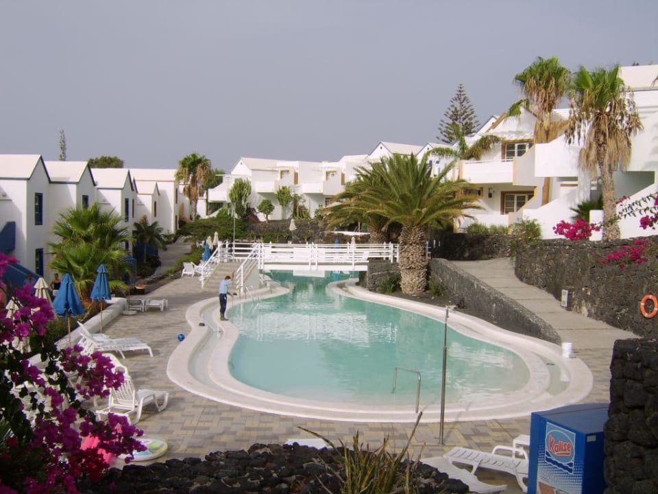Poollandschaft Apartamentos LIVVO Morromar