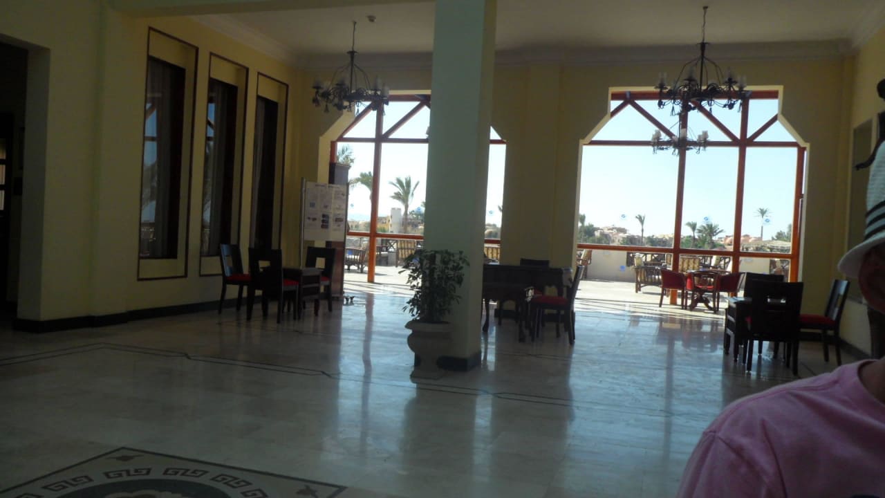 Холл у ресепшена Panorama Bungalows Resort El Gouna