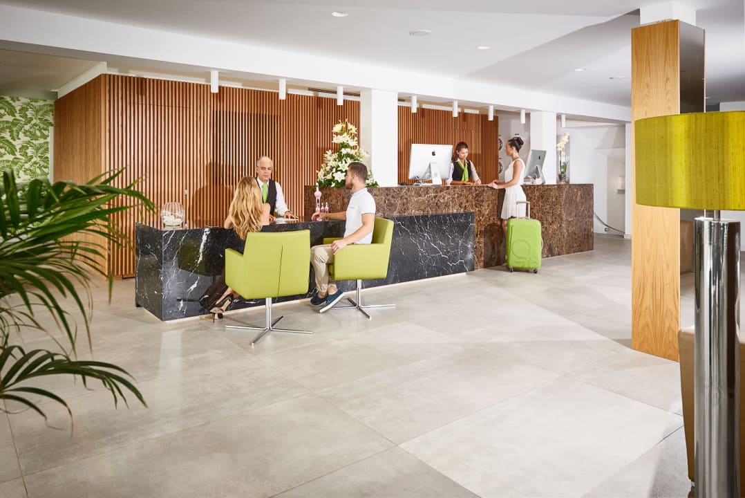Lobby Flamingo Beach Mate