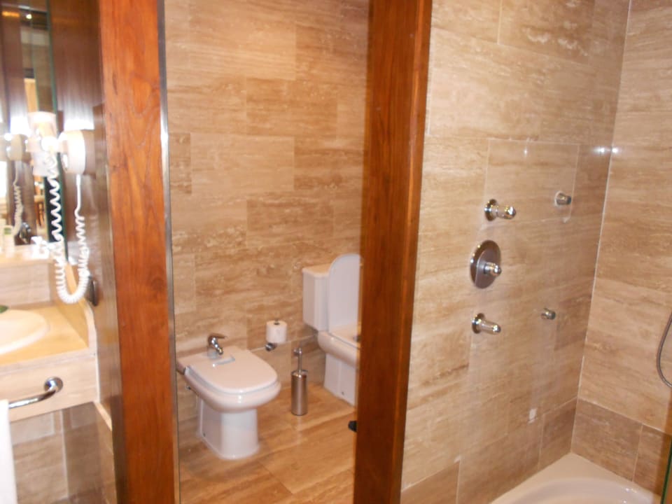 Toiletten getrennt durch eine Glastür Gran Tacande Wellness & Relax Costa Adeje