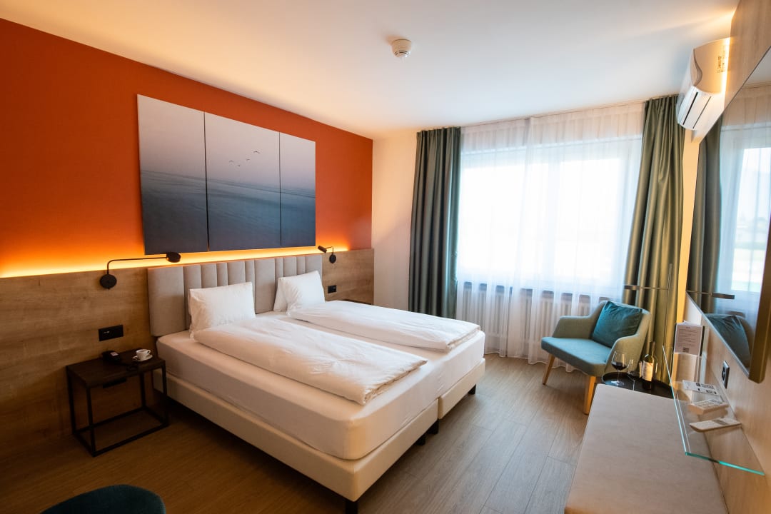 Zimmer Ascona Lodge, Pool & Garden Retreat