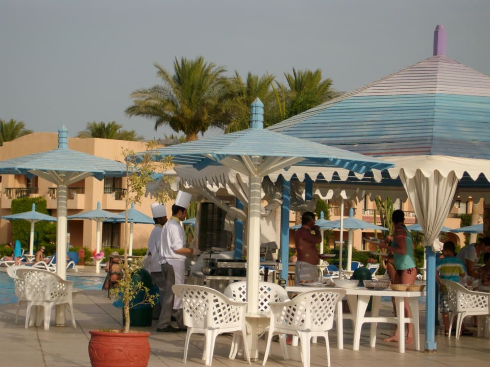 Grosser Bereich der Poolbar Ali Baba Palace Hotel