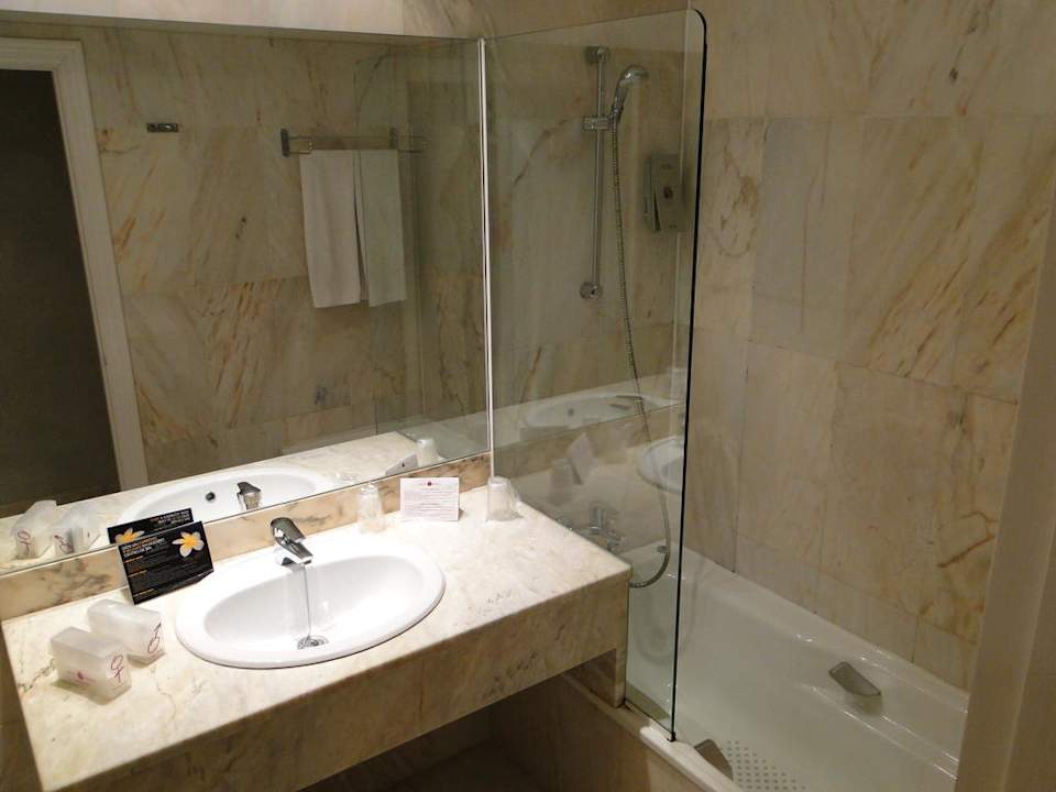 Badezimmer Sallés Hotel Pere IV