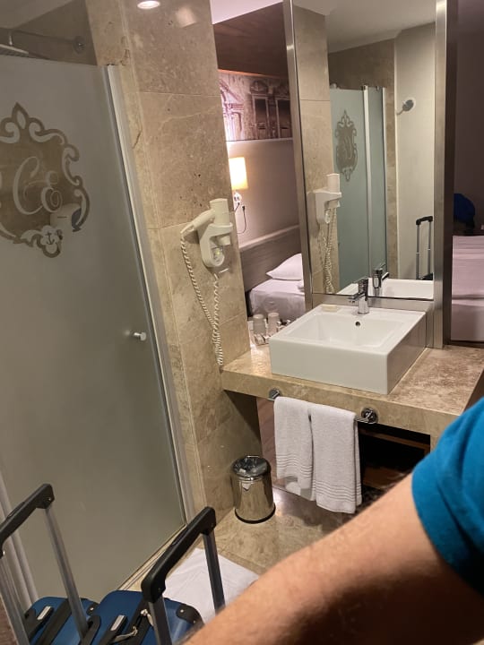 Zimmer Commodore Elite Suites & Spa - Adults only
