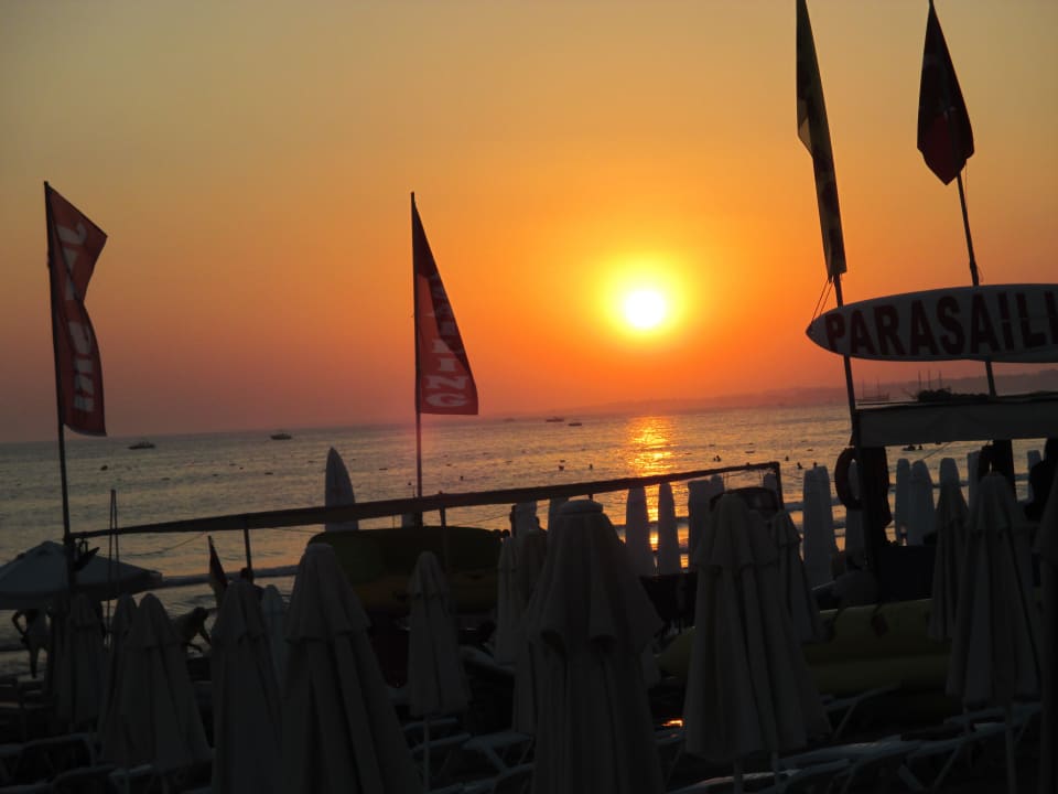 Sonnenuntergang am Strand Side Star Beach