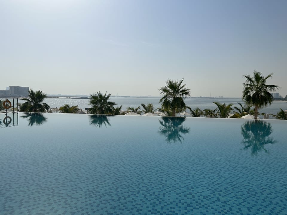 Pool Hampton by Hilton Marjan Island