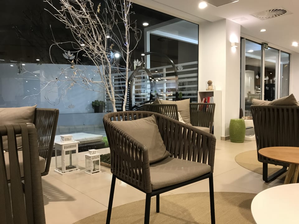 Lobby Hotel LIVVO Anamar Suites