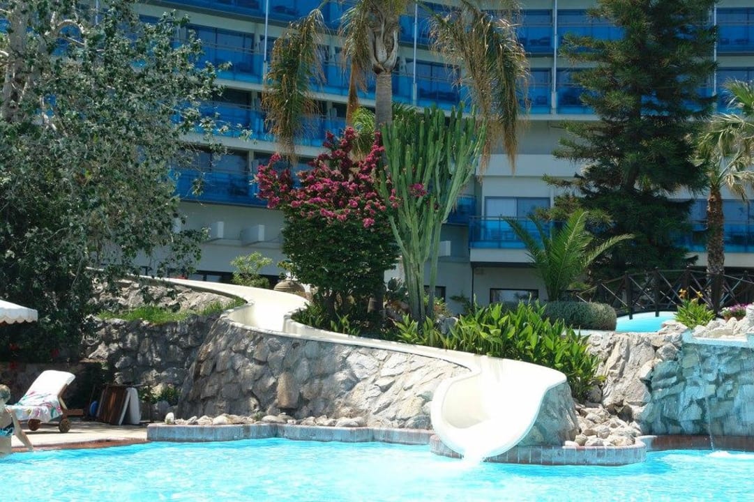 Die Wasserrutsche, viel Spass für die Kleinen Hotel Calypso Beach