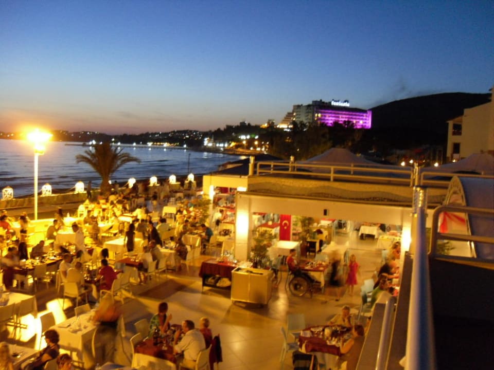 Abendstimmung im Restaurant Ephesia Holiday Beach Club
