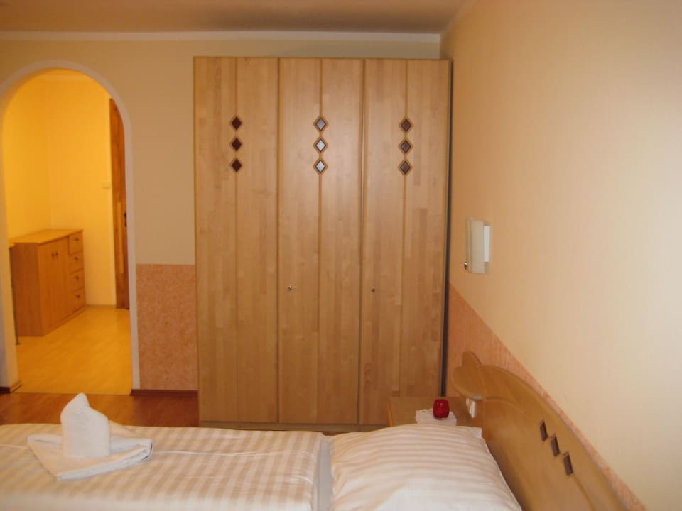 Großer Kleiderschrank Familienparadies MoNi