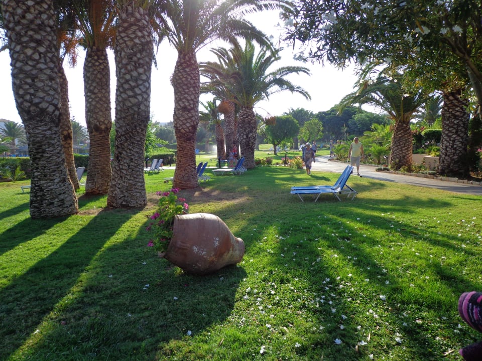 Garten Anissa Beach & Village