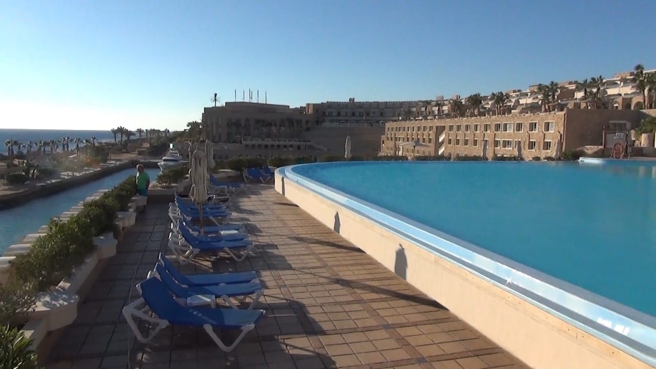Infinity Pool Pickalbatros Citadel Resort