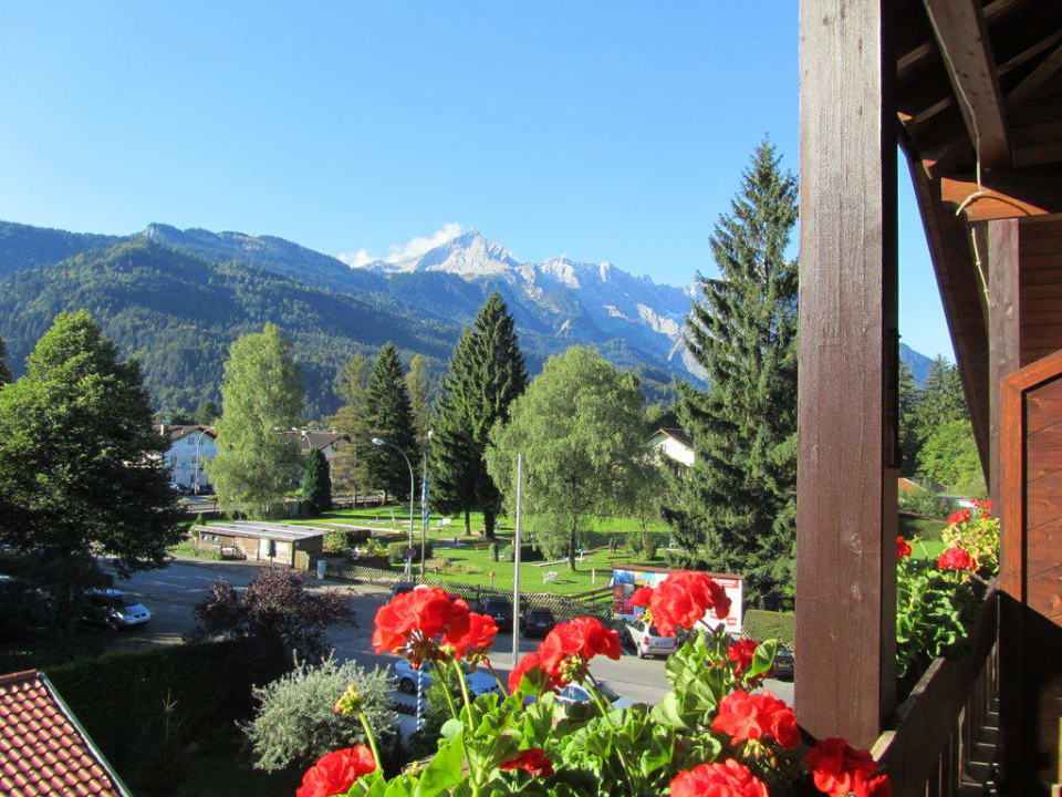 Genialer Blick vom Balkon Hotel Zugspitze
