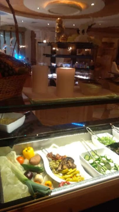 Bufet Hotel Alpvita Piz Tasna