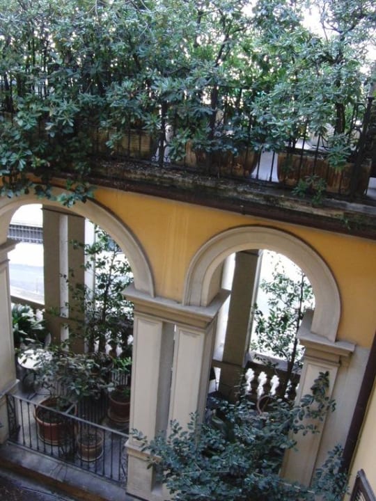 Blick in den Vorhof Hotel Gran Duca di York