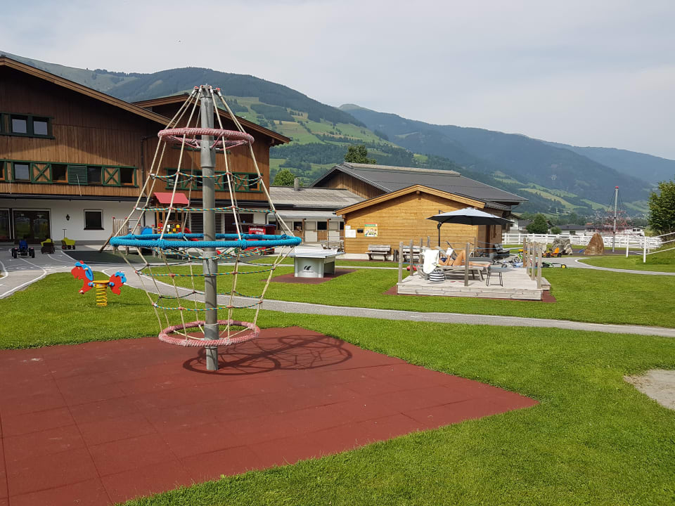 Gartenanlage Kinderhotel Felben