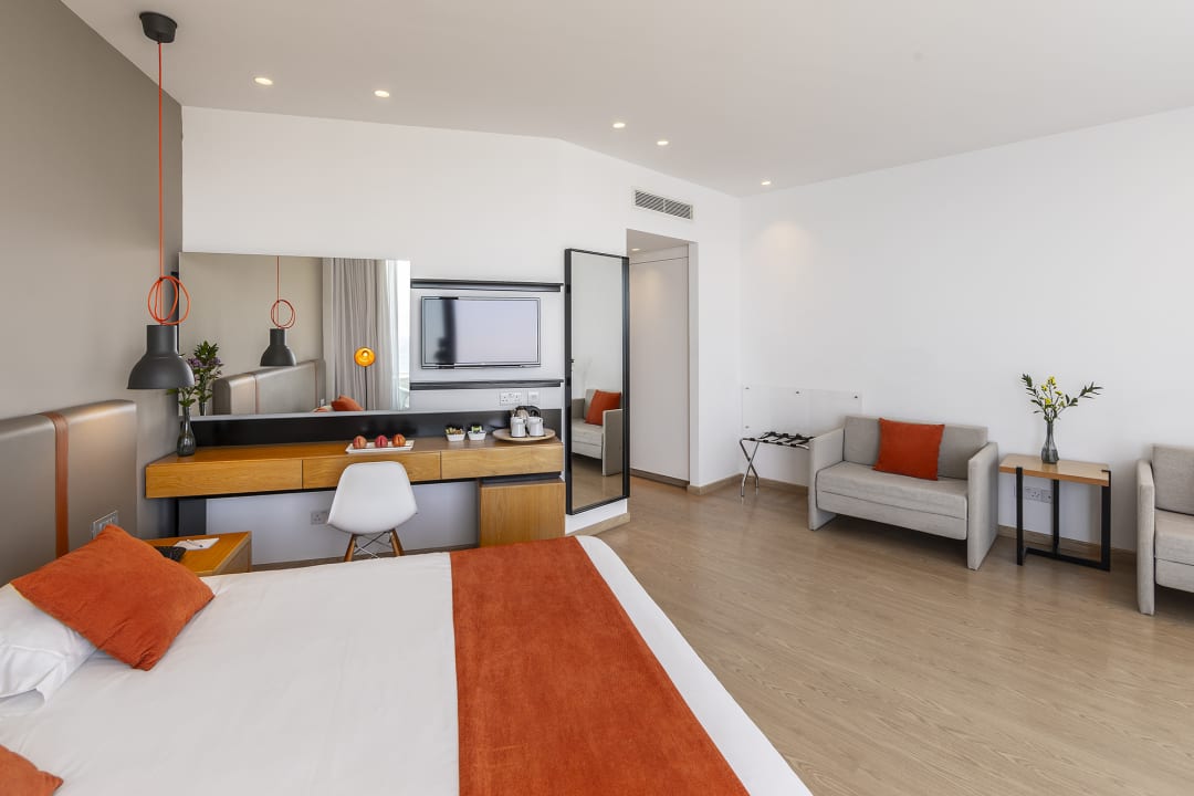 Zimmer Crystal Springs Beach Hotel