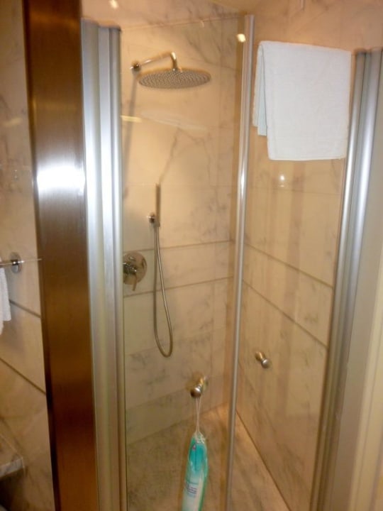 Dusche Hotel Kristal Palace - TonelliHotels