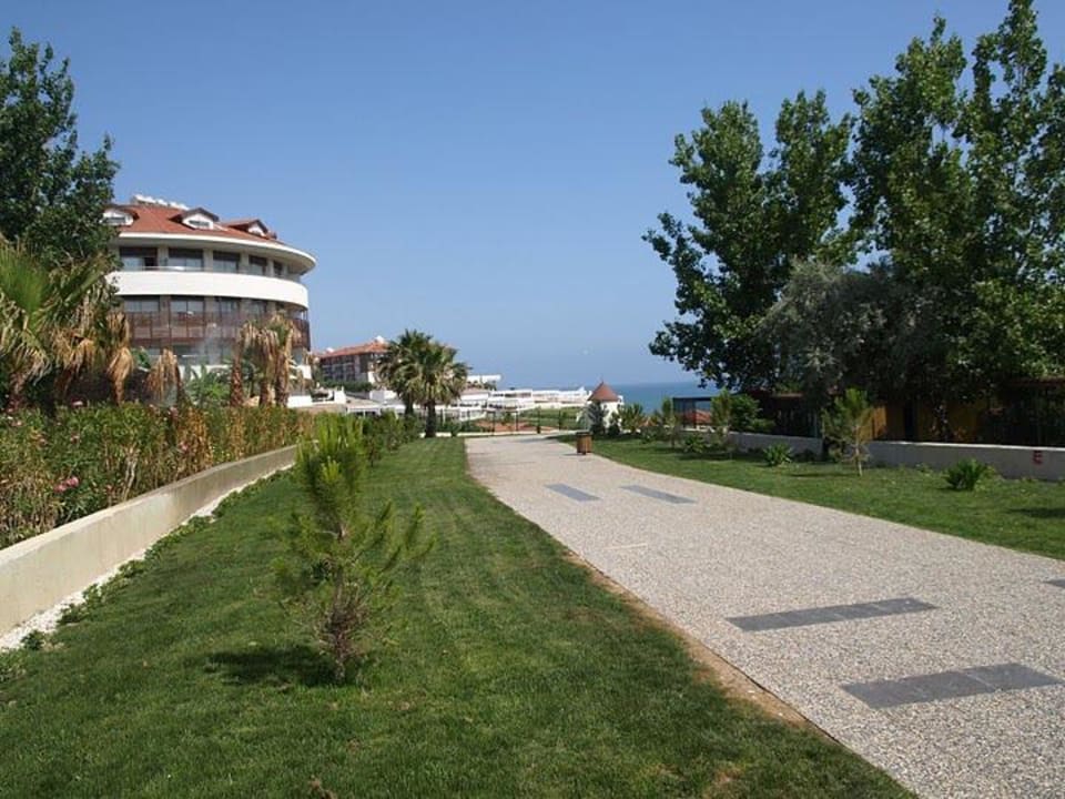 Widok na sąsiedni siostrznay hotel Alba Resort Hotel
