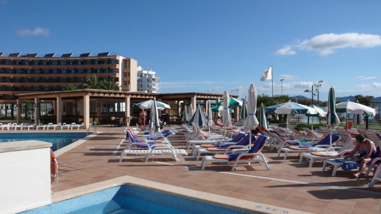 Poolbereich  allsun Hotel Borneo - Adults only