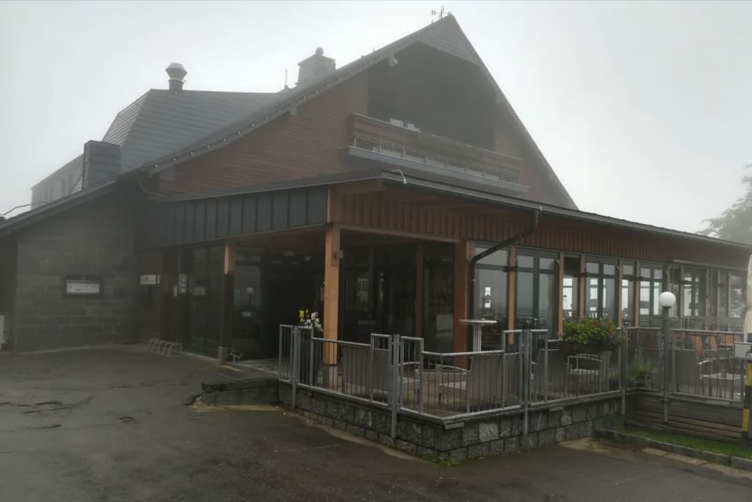 Blick auf das Anwesen des Herrn Weissflog. Hotel Jens Weissflog