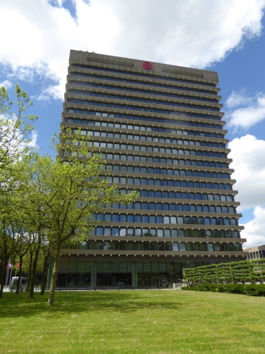 Hotel vom gegenüberliegenden Park Leonardo Hotel Amsterdam Rembrandtpark