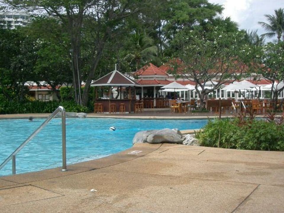 Einer der 5 Pool`s Centara Grand Beach Resort & Villas Hua Hin