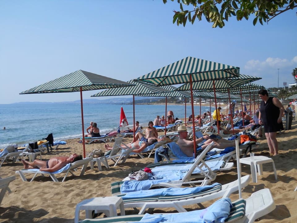 Hoteleigener Strand Aska Hotel Just in Beach