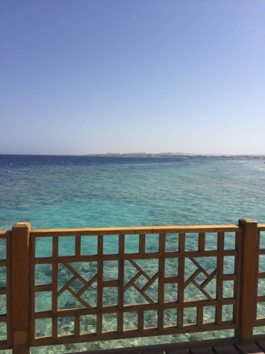 Ausblick vom Steg ins Meer Makadi Palace