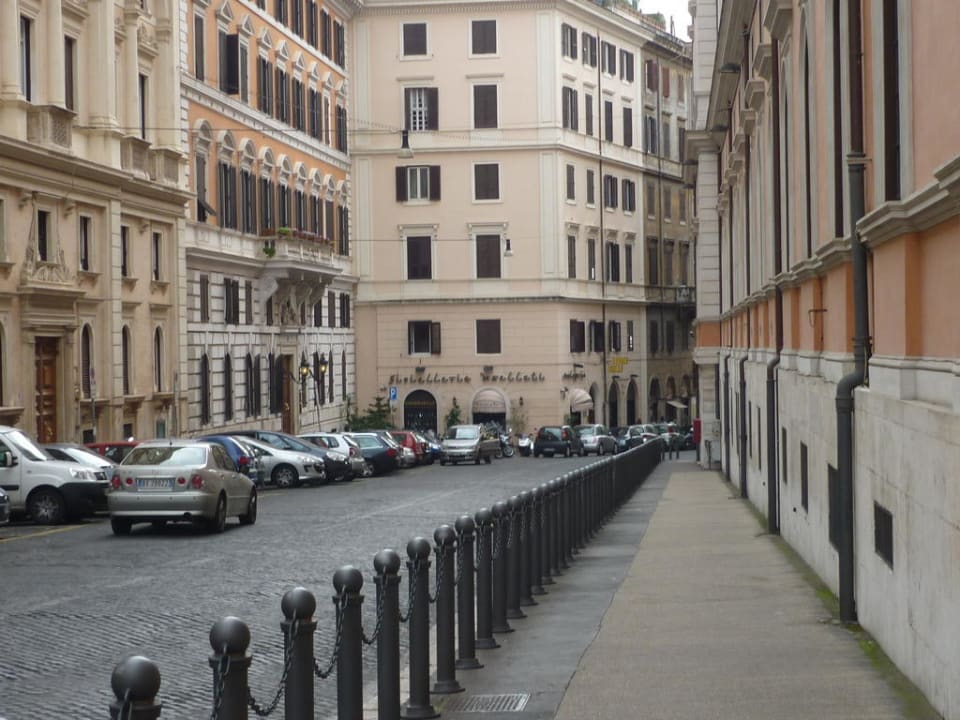 Straße zum Hotel Hotel Elide