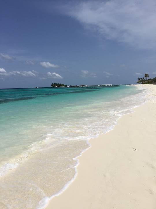 Strand Kuredu Island Resort & Spa