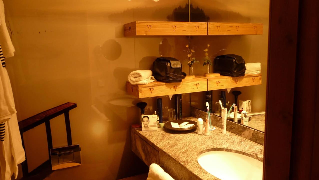 Bad mit allem Pipapo Parkhotel Oberstaufen