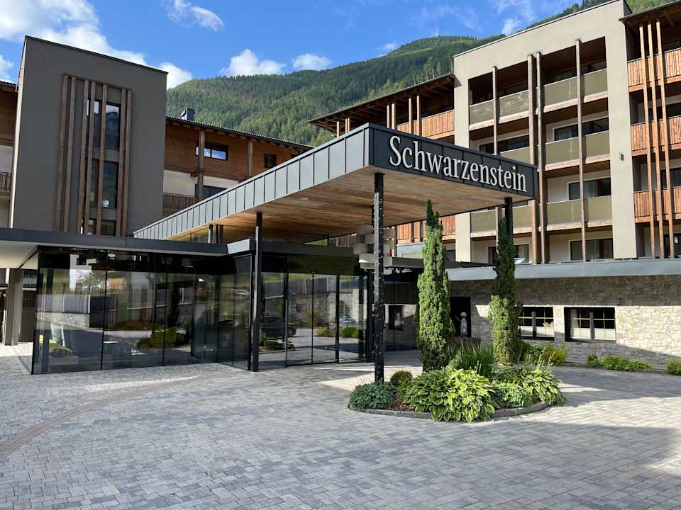Außenansicht Hotel Schwarzenstein