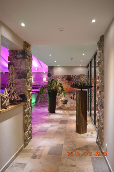 Eingangsbereich zur Sportschwimmhalle Wohlfühlresort Peternhof