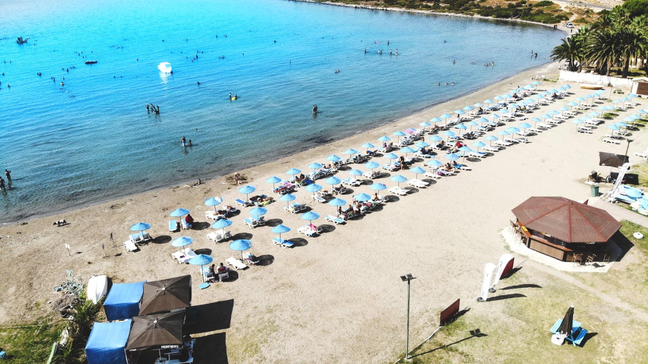 Strand Akay Garden Family Club