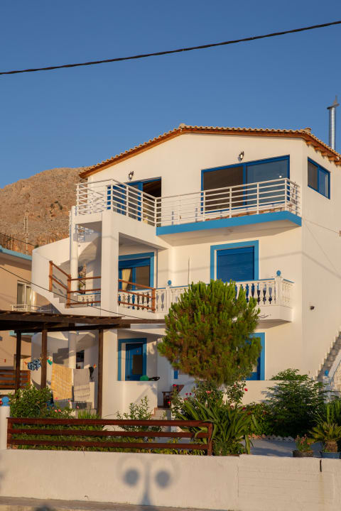 Zimmer George Apartments Stegna