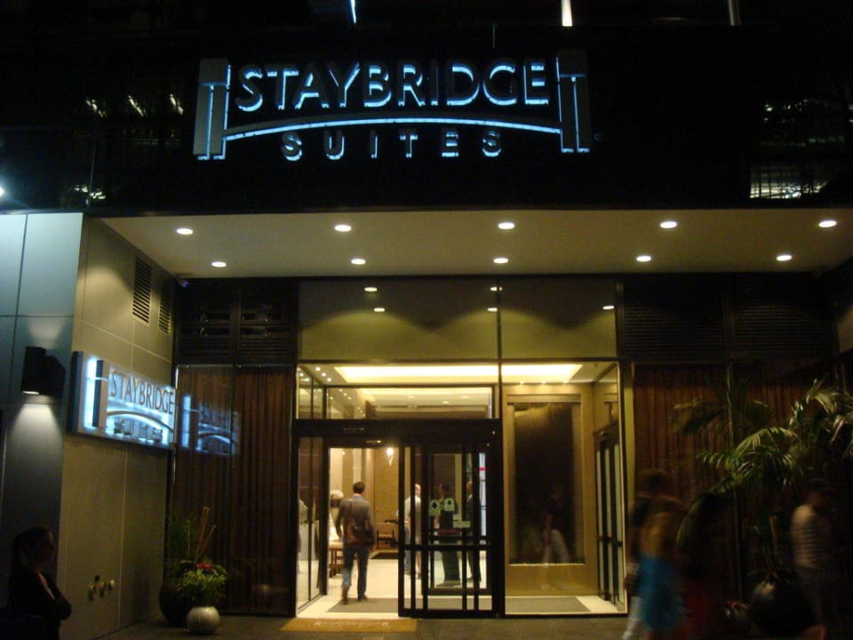 Außenansicht des Hotel Delta Hotels by Marriott New York Times Square