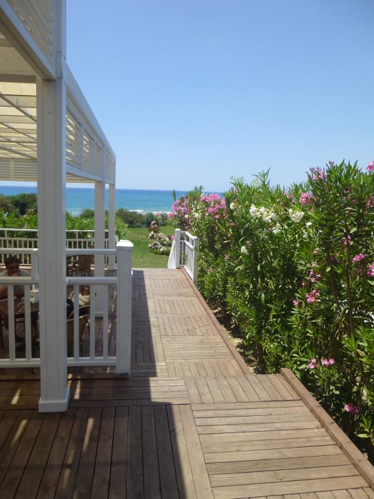 Der Weg zum Strand Alba Queen Hotel