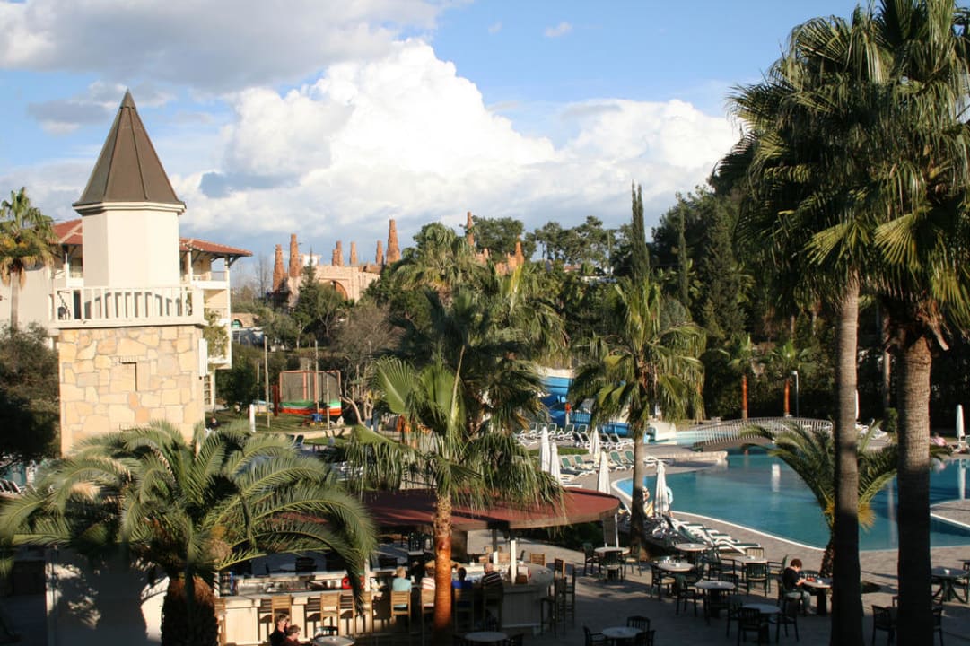 Blick auf die Poollandschaft Barut Hemera