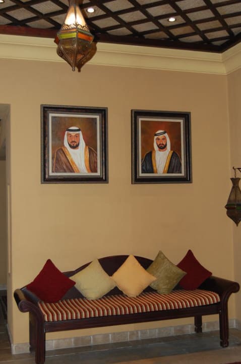 Fotos der Herrscherfamilie Hotel Bab Al Shams Desert Resort & Spa