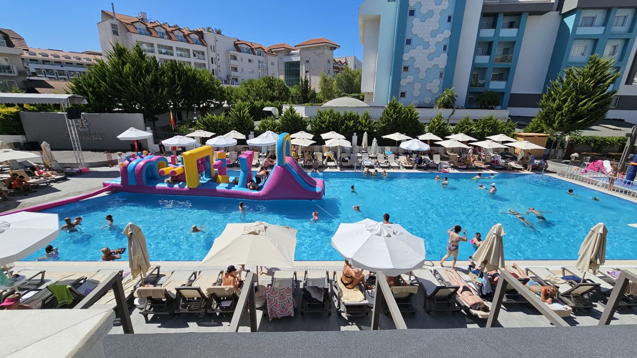 Pool Side Story Resort & Spa