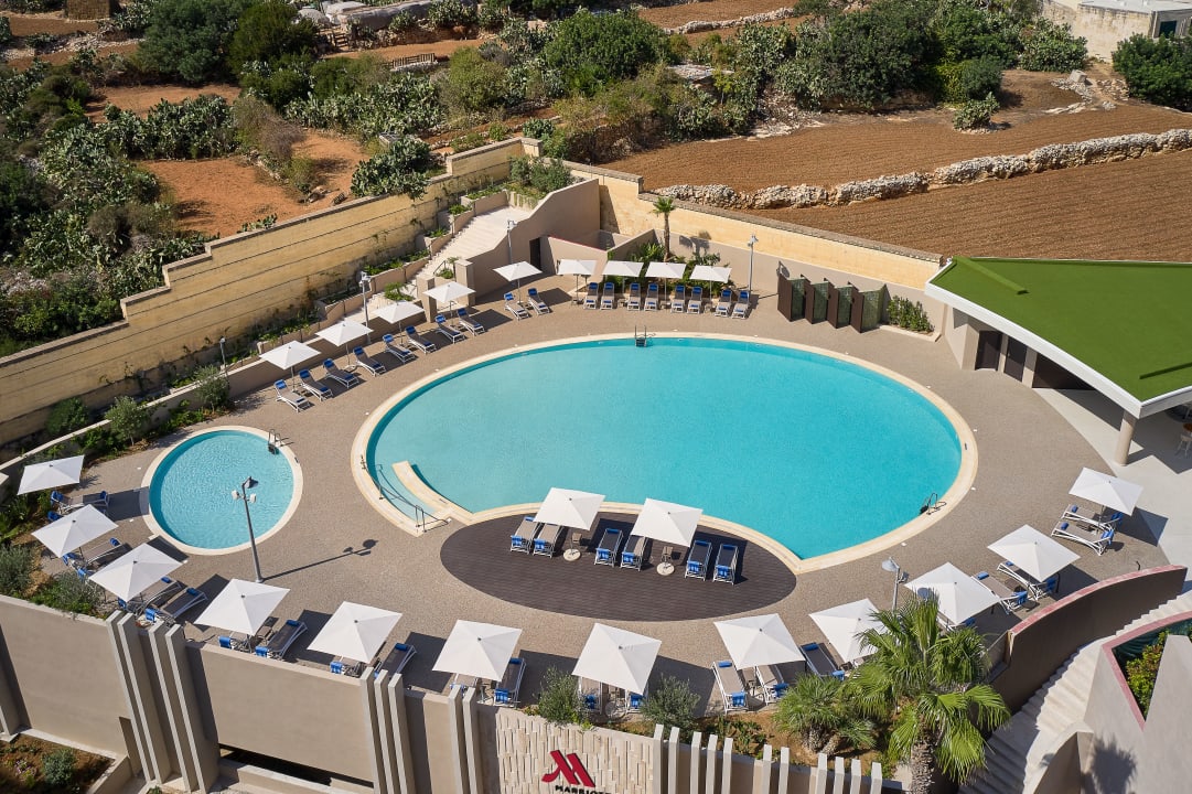 Pool Malta Marriott Resort & Spa