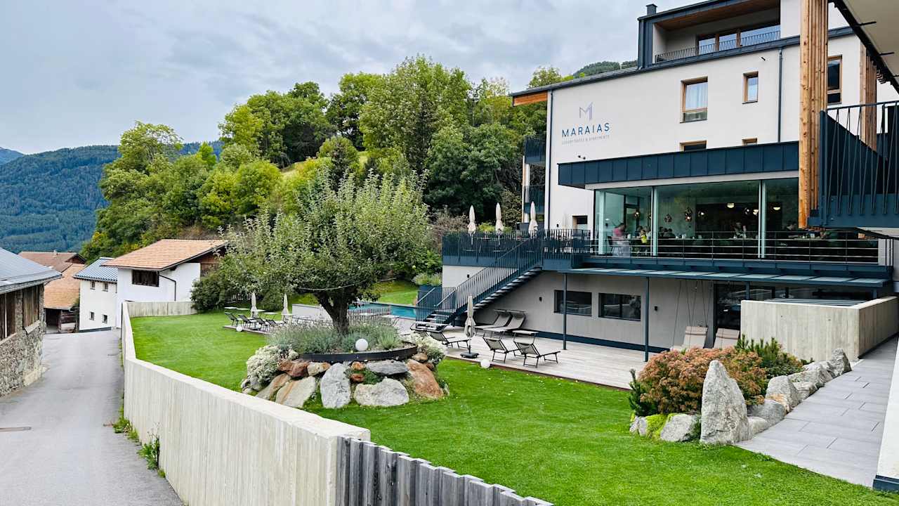 Außenansicht Maraias Luxury Suites & Apartments
