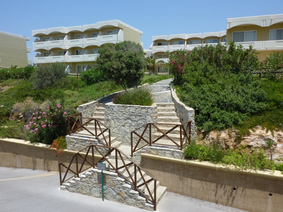 Eine schöne Treppe zum abkürzen Hotel Kalithea Horizon Royal