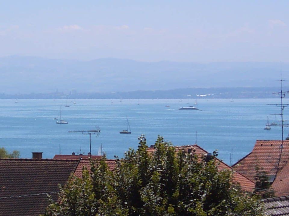 Ausblick vom Balkon auf den Bodensee ...   Hotel Hagnauer Hof