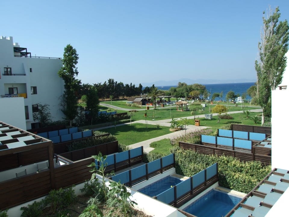 Boczny widok na morze - pierwsze piętro TUI BLUE Oceanis Beach and Spa Resort