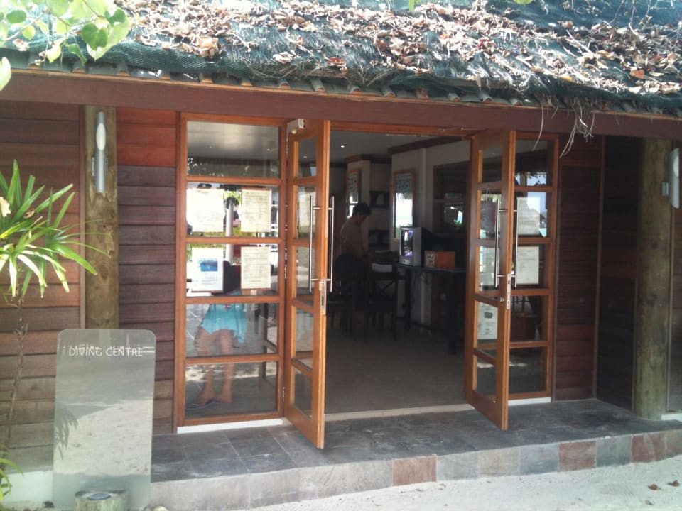 Das Dive-Center, klein aber Oho LUX South Ari Atoll