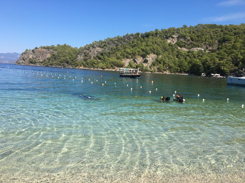 Strand Hillside Beach Club